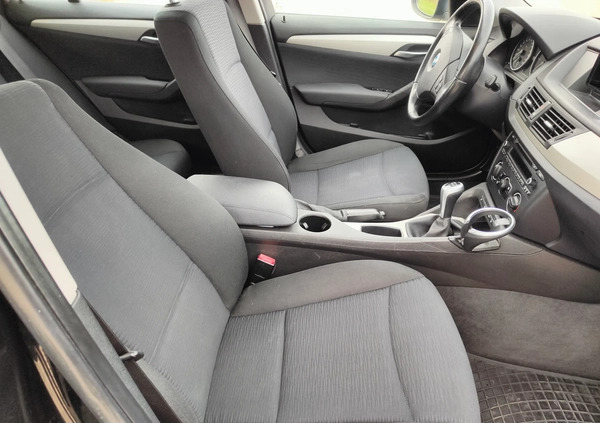 BMW X1 cena 33900 przebieg: 263500, rok produkcji 2011 z Żarów małe 407